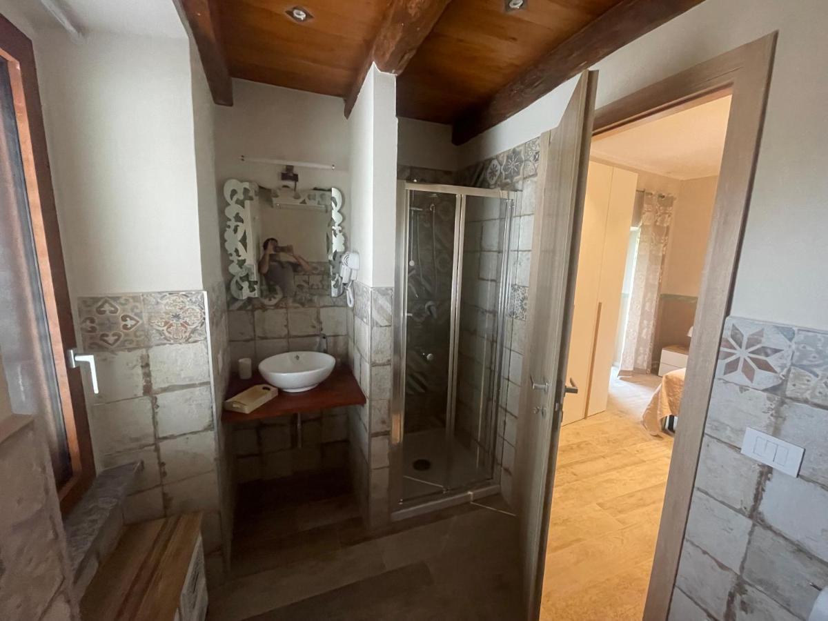 Le Casette Sugli Archi Sutri Esterno foto